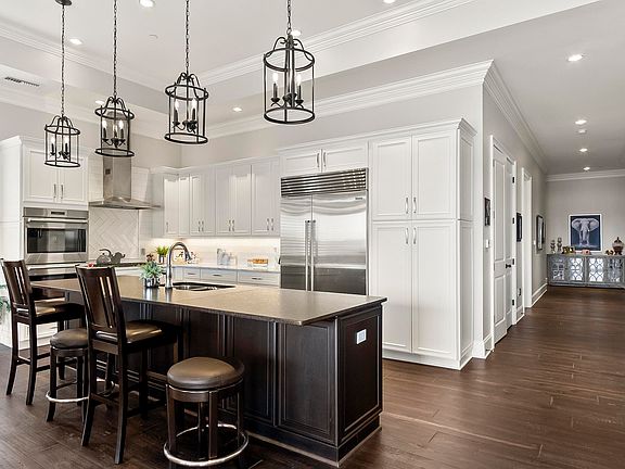 3rd image of 511 11th St APT 300