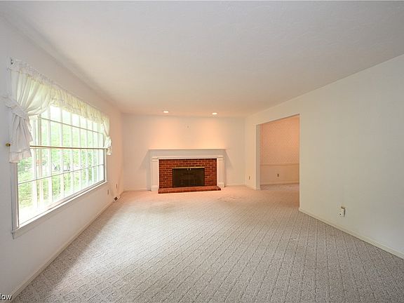 5th image of 25430 Hilliard Blvd
