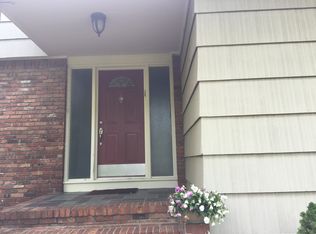 689 Knollwood Rd, Franklin Lakes, NJ 07417