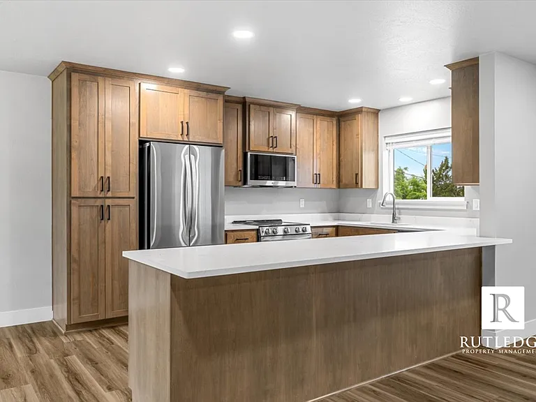 218 Academy Pl #2 — Photo 8
