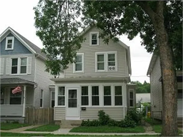 2646 Jackson St, Dubuque, IA 52001