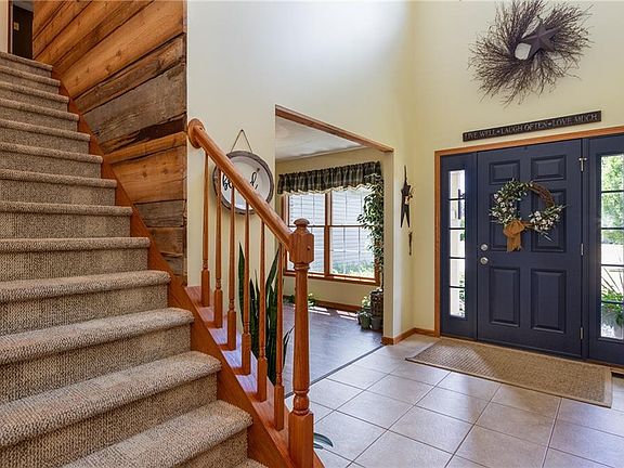 4th image of 1006 Wallace Ct