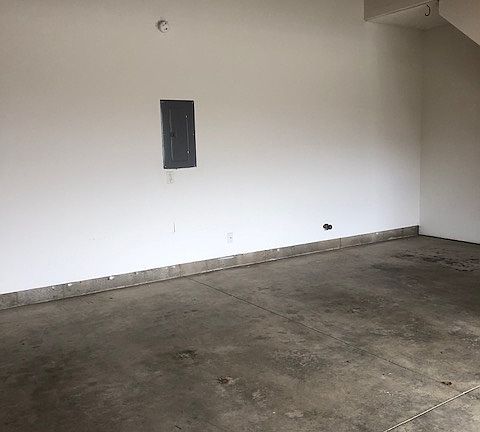 2 CAR GARAGE