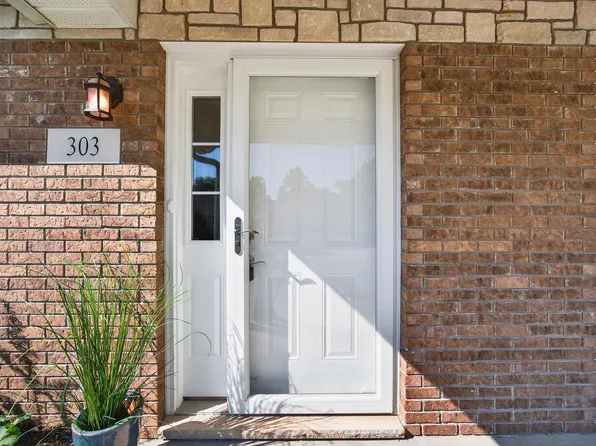1250 W Adams Hill Cir APT 303, Bloomington, IN 47403