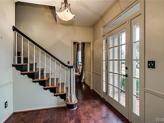 5th image of 2928 Manchester Cir