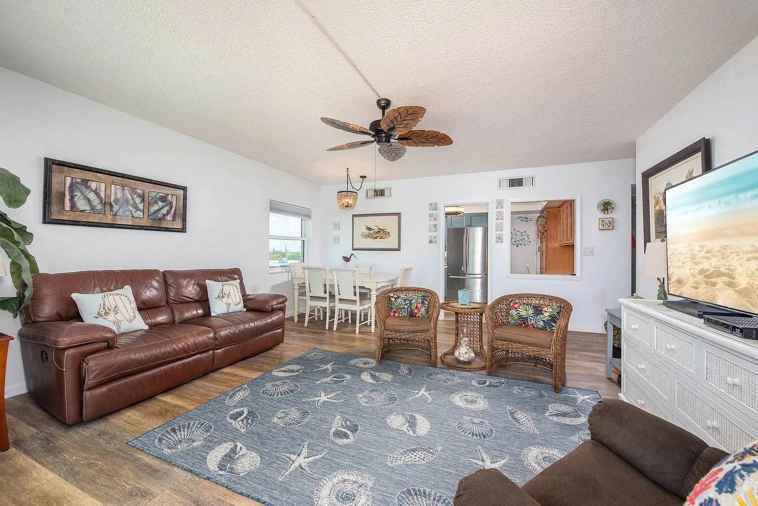 2 bed, 2.0 bath, 1044 sqft, $4,897 — Photo 4