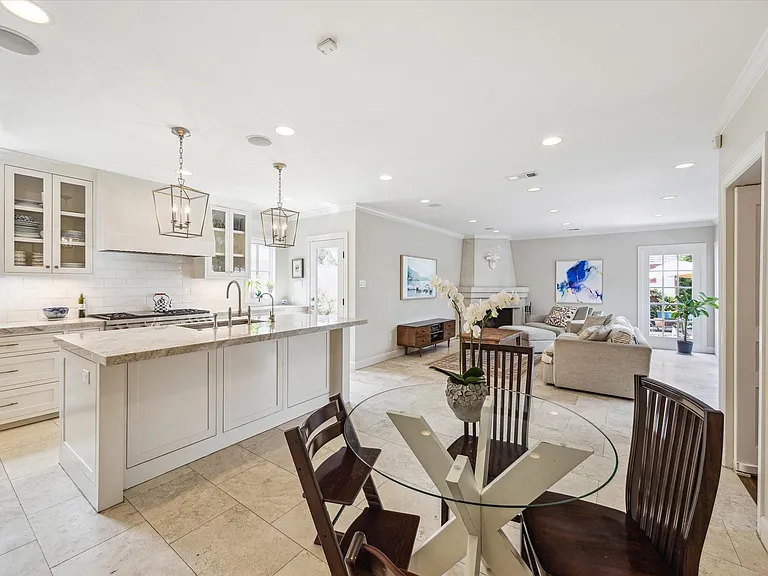 2510 Locke Ln — Photo 11