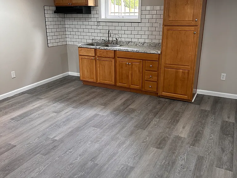 607 W Ormsby Ave #9 — Photo 2