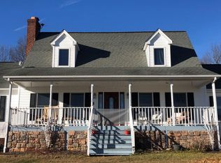 8071 Arabian Ln, Catawba, VA 24070