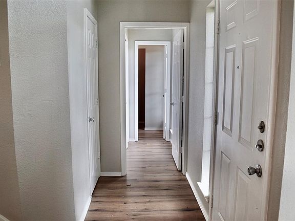 4th image of 2813 Lois Ln