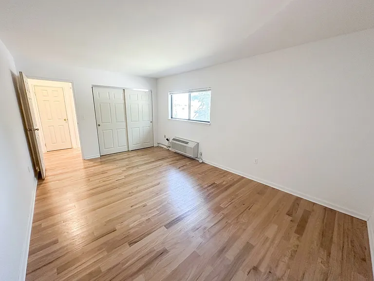 127 Gales Dr #B14 — Photo 8