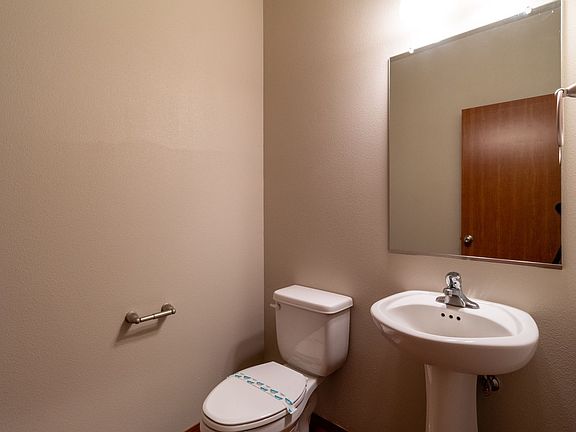2nd image of 3604 NE 81st Cir