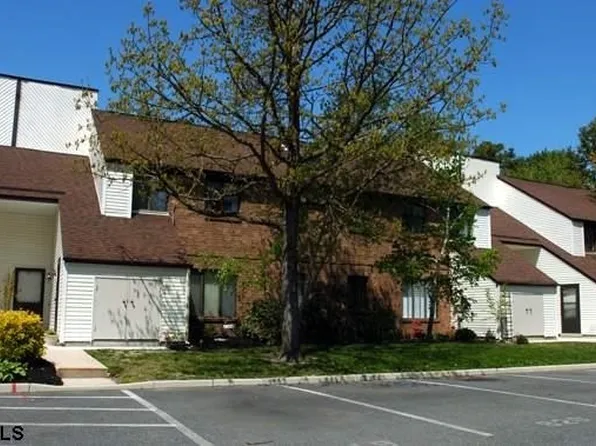 21 Country Birch Ln, Egg Harbor Township, NJ 08234