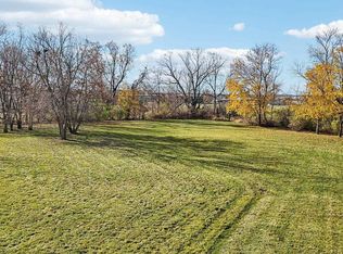 21 Pine Ridge Ct, Watertown, WI 53094