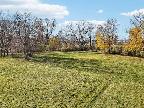 21 Pine Ridge Court, Watertown, WI 53094