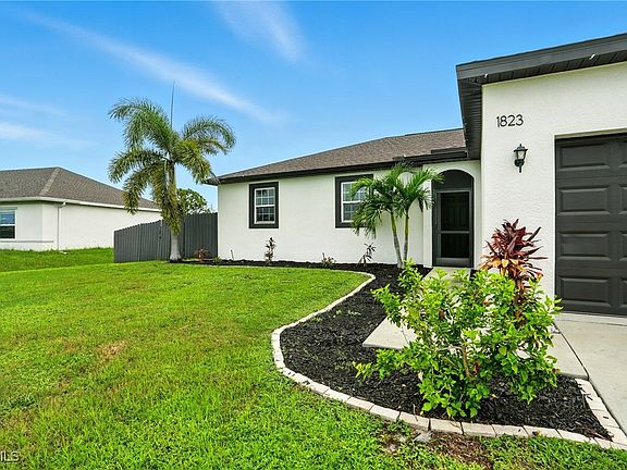 3rd image of 1823 NW 10th St