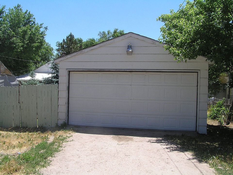 Garage in alley