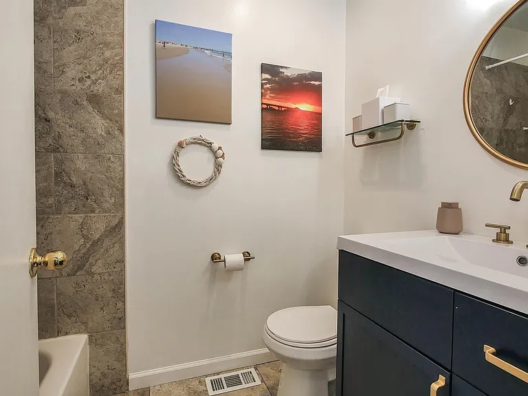 310 Seashell Ln — Photo 10