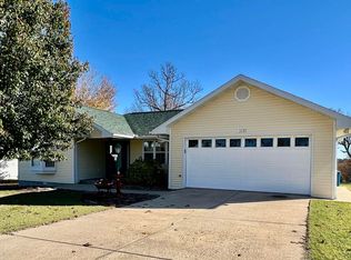 319 Forest Hills Dr, Mountain Home, AR 72653