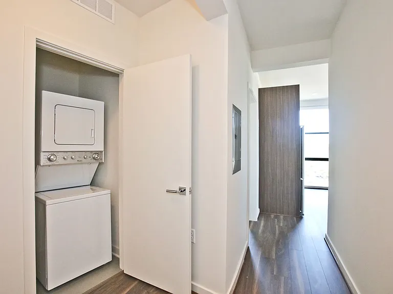 Fahrenheit Apartments — Photo 21