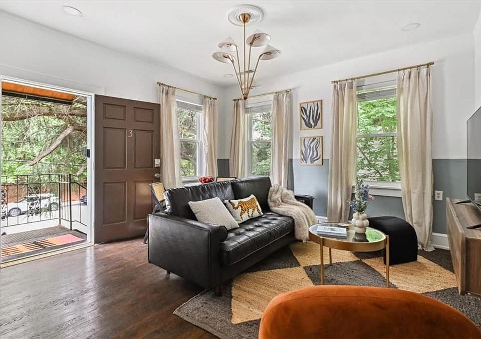 1st image of 1351 Oxford Rd #3