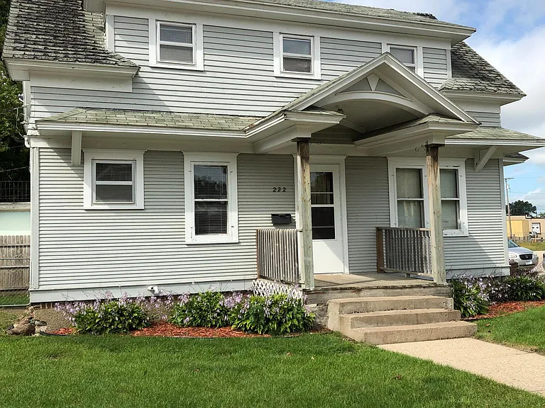 222 N Elm Ave — Photo 1