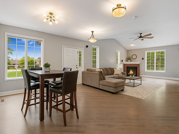 3rd image of 13828 W Crescenzo Dr