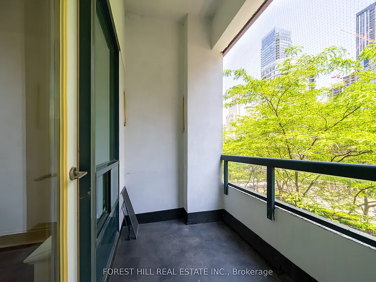 102 Bloor St W #708 — Photo 19