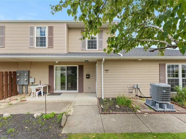 6864 Beacon Dr APT D, Mentor, OH 44060