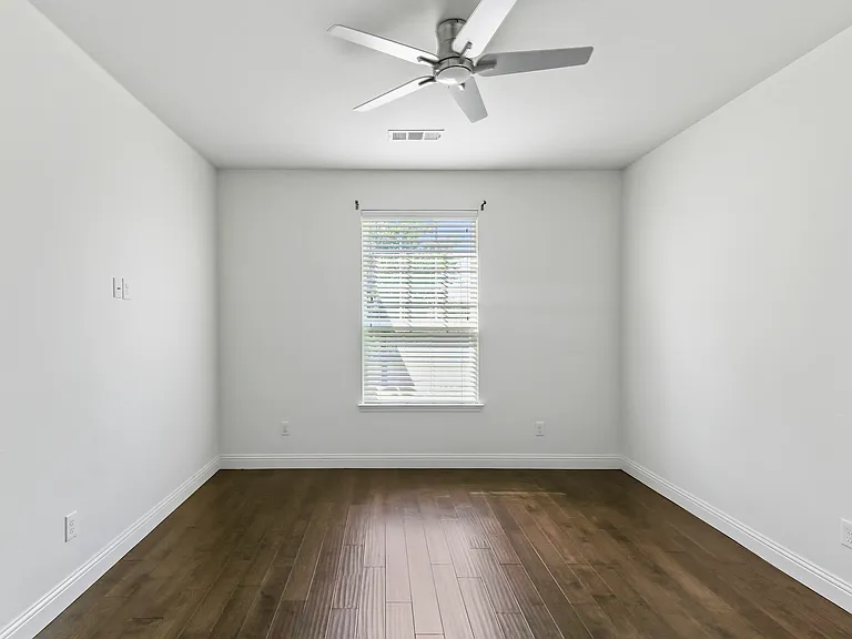 4424 Overbrook Dr — Photo 20