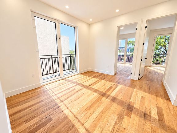 5th image of 31 Woodbine St #4B