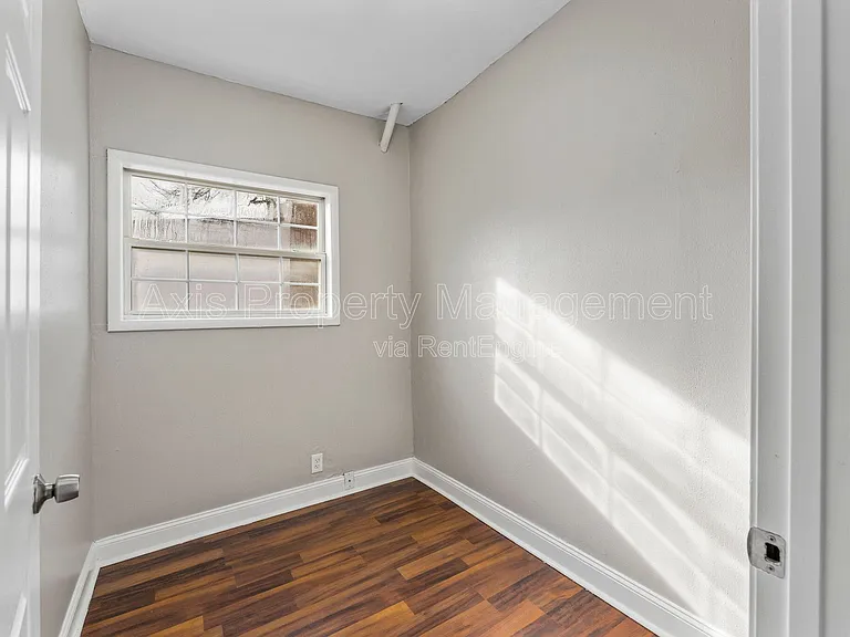 3168 Pennsylvania Ave — Photo 19
