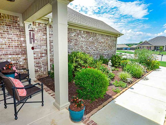4th image of 102 Old Picket Cir