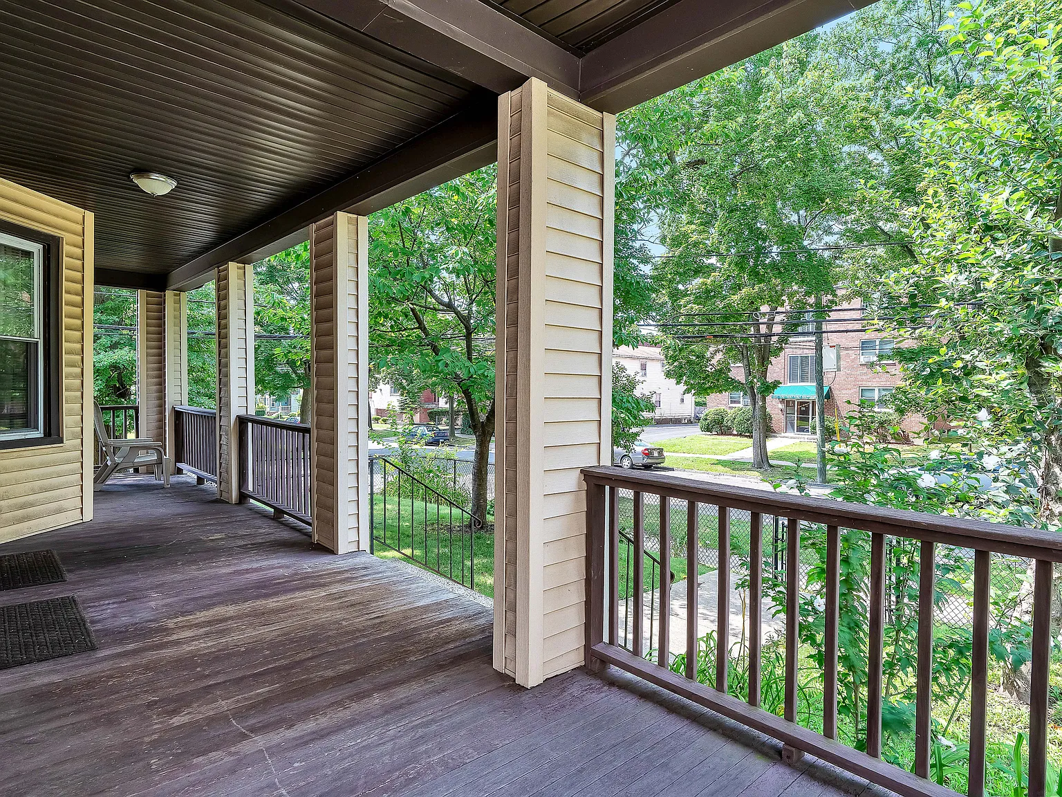 3 bed, 1400 sqft, $2,200 — Photo 4