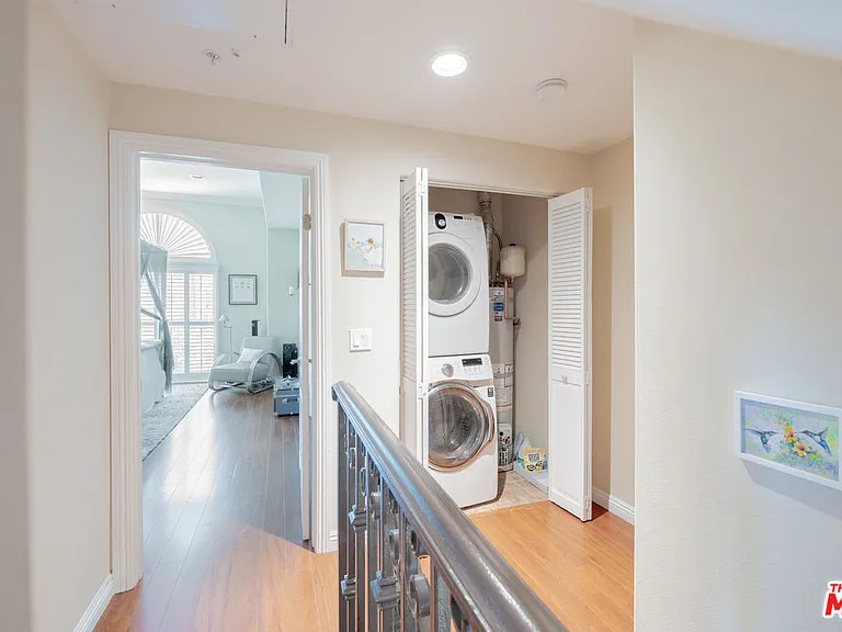 5254 Corteen Pl #10 — Photo 23