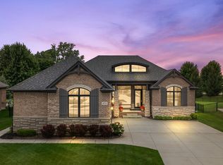 49715 Chaucer Ct, Macomb, MI 48044