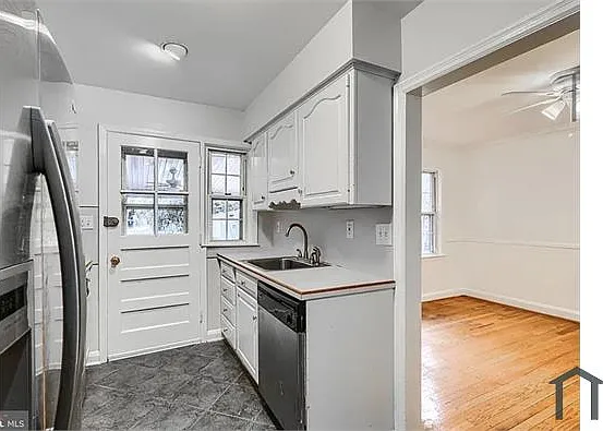 4 bed, $3,000 — Photo 4