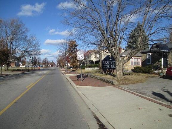 3rd image of 746 S Yearling Rd