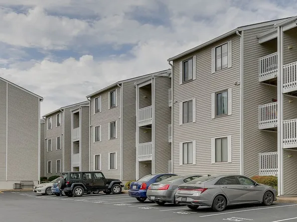 2325 Sea Shell Rd APT 211, Virginia Beach, VA 23451