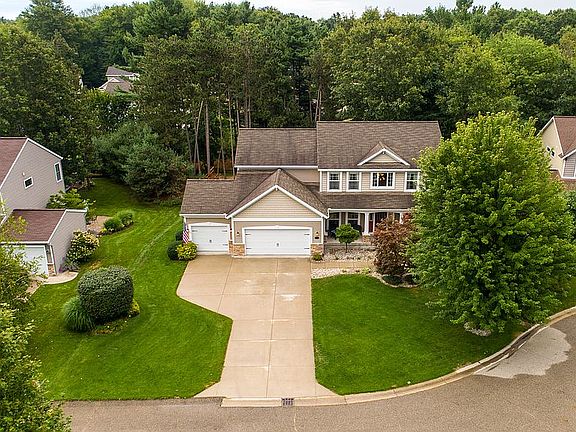 2nd image of 16854 Birchview Dr