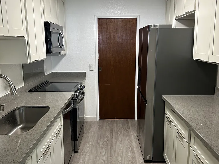 77 Karsten Dr #23A — Photo 7
