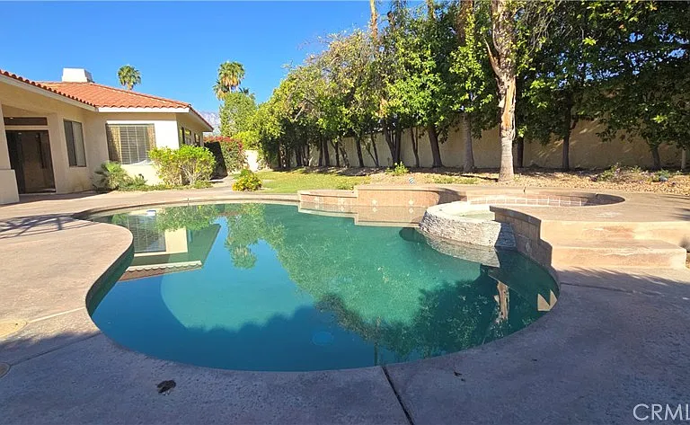 69 San Marino Cir — Photo 50