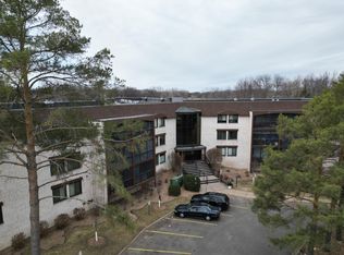 4710 58th Ave N APT 301, Crystal, MN 55429