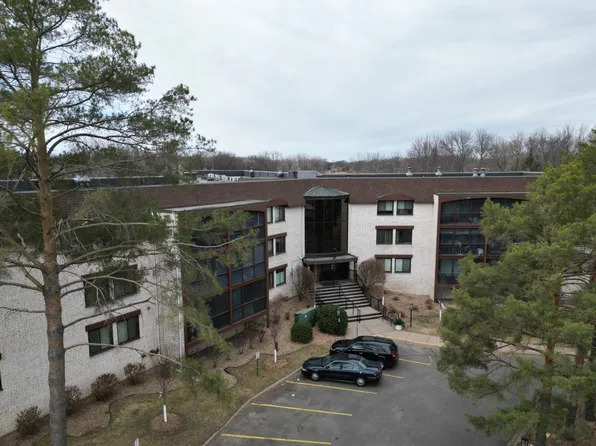 4710 58th Ave N APT 301, Crystal, MN 55429