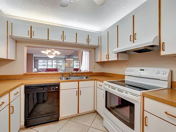 4th image of 7132 S Devon Drive #205