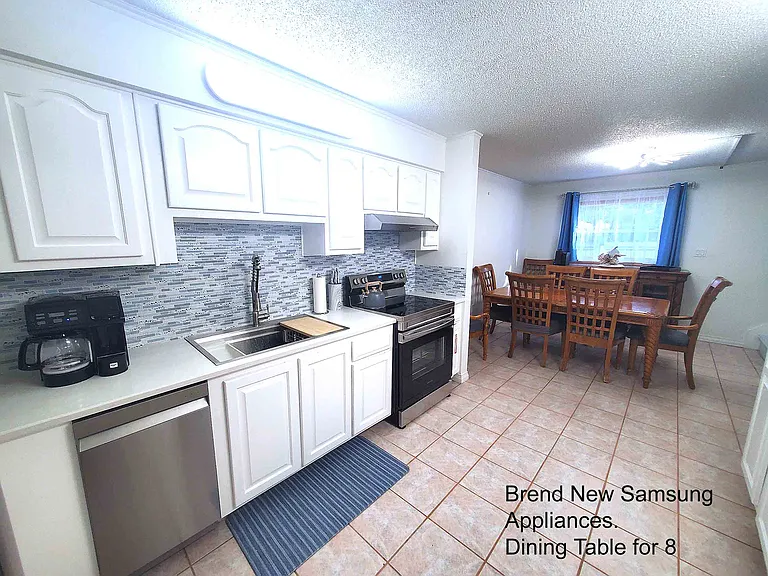 Kitchen & Dining Room for 8