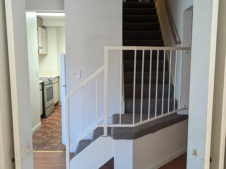 516 Monterey Rd #B — Photo 3