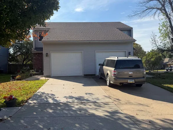 6203 SW 26th St, Topeka, KS 66614