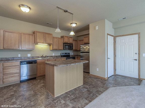 5th image of 1805 SW White Birch Cir Unit 7