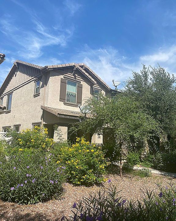 2nd image of 989 S Cheshire Ln